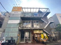 東京都渋谷区神宮前1丁目