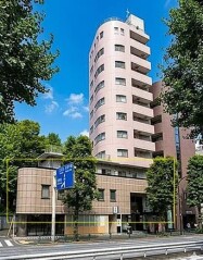 東京都港区西麻布１丁目